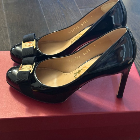 Ferregamo platform heel - Picture 2 of 6